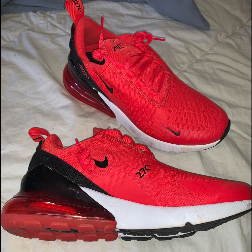NIKE Air Max 270